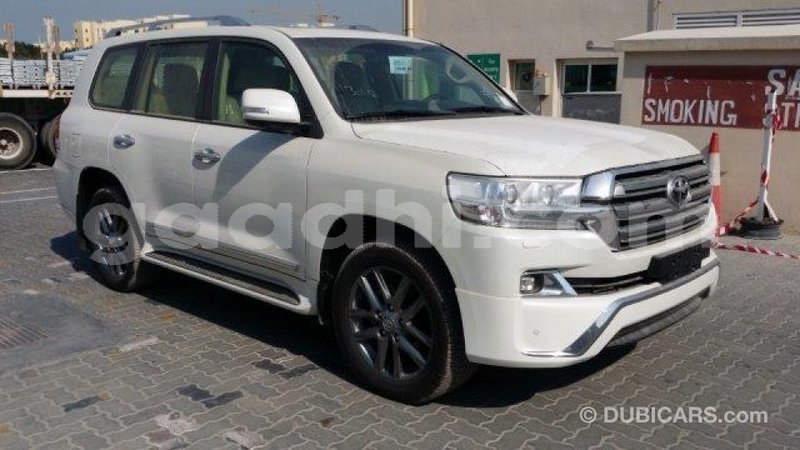 Big with watermark toyota land cruiser somalia import dubai 2783