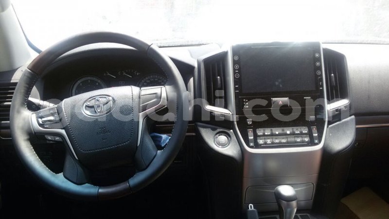 Big with watermark toyota land cruiser somalia import dubai 2783