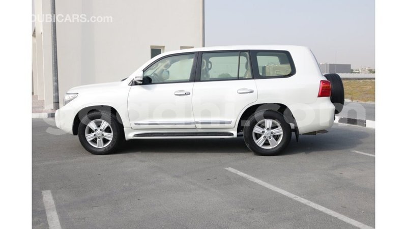 Big with watermark toyota land cruiser somalia import dubai 2786