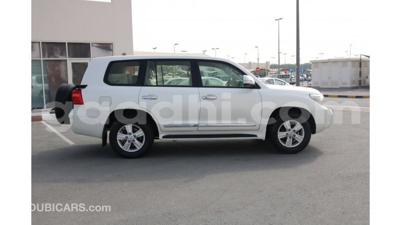 Big with watermark toyota land cruiser somalia import dubai 2786