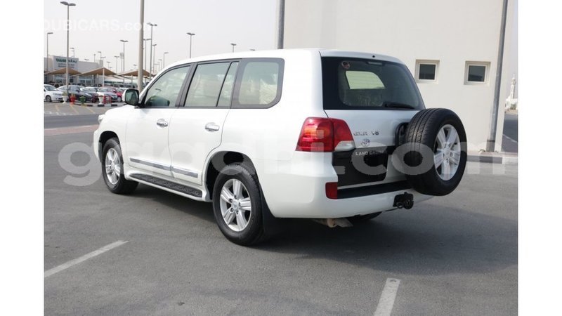 Big with watermark toyota land cruiser somalia import dubai 2786