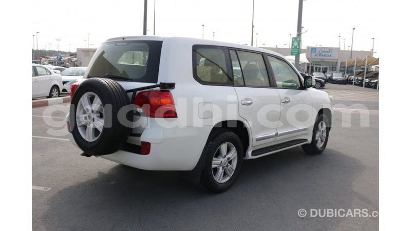 Big with watermark toyota land cruiser somalia import dubai 2786