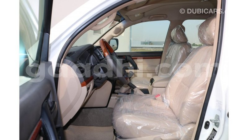 Big with watermark toyota land cruiser somalia import dubai 2786