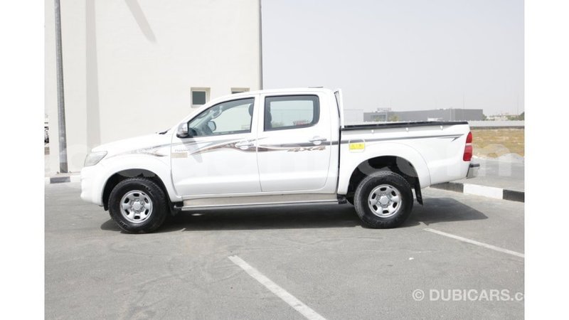 Big with watermark toyota hilux somalia import dubai 2788