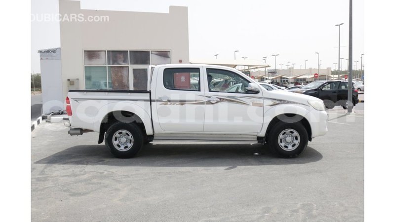 Big with watermark toyota hilux somalia import dubai 2788