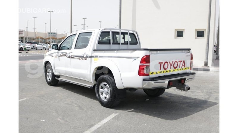 Big with watermark toyota hilux somalia import dubai 2788