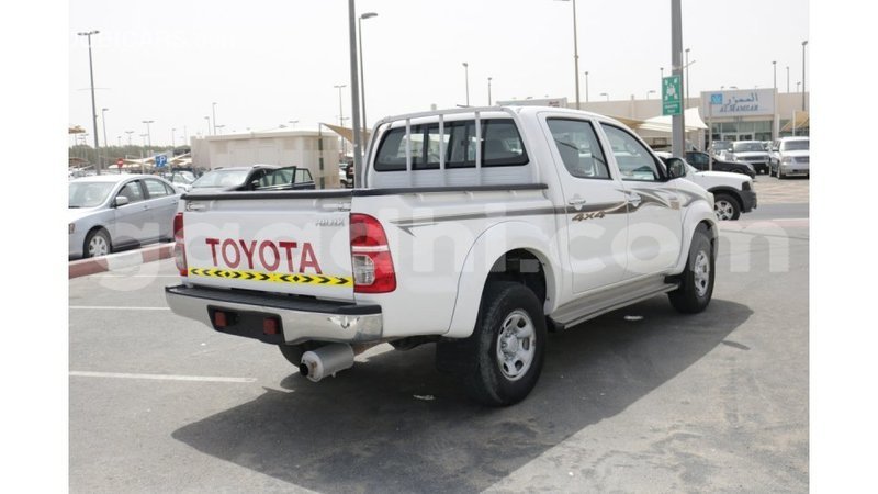 Big with watermark toyota hilux somalia import dubai 2788