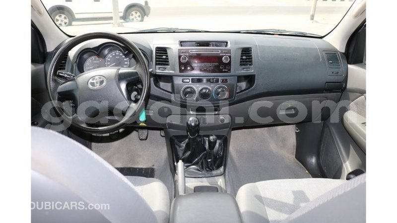 Big with watermark toyota hilux somalia import dubai 2788