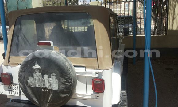 Nunua Ilio tumika Jeep Compass Nyeupe Gari ndani ya Mogadishu nchini Somalia Nunua Ilio tumika Jeep Compass Nyeupe Gari ndani ya Mogadishu nchini Somalia