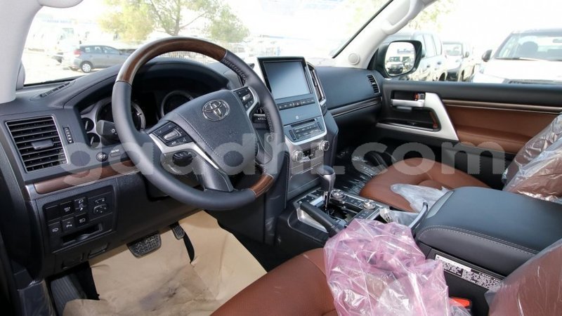 Big with watermark toyota land cruiser somalia import dubai 2794