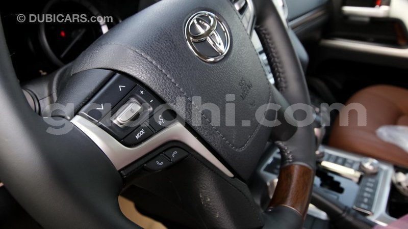 Big with watermark toyota land cruiser somalia import dubai 2794