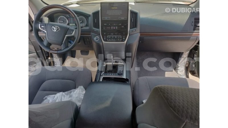 Big with watermark toyota land cruiser somalia import dubai 2795