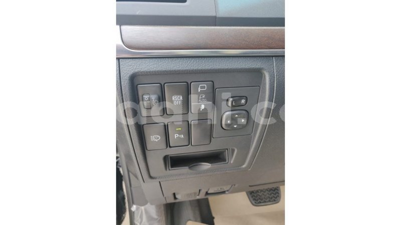 Big with watermark toyota land cruiser somalia import dubai 2795