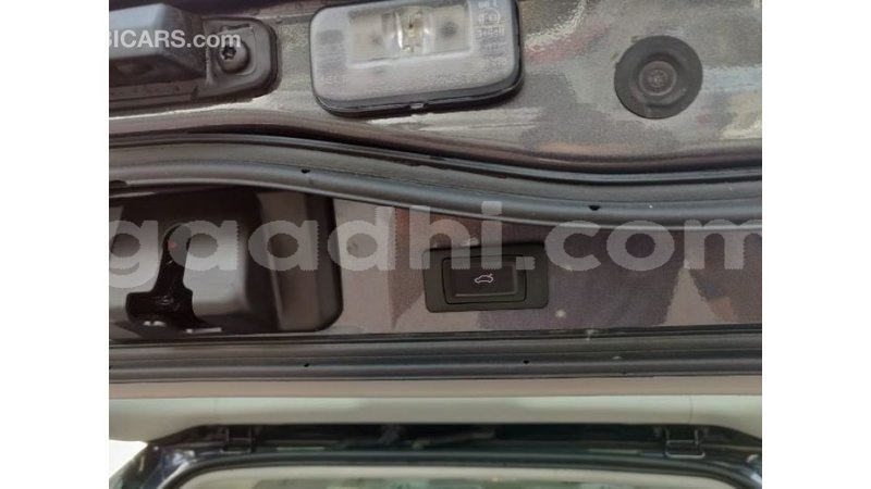 Big with watermark toyota land cruiser somalia import dubai 2796