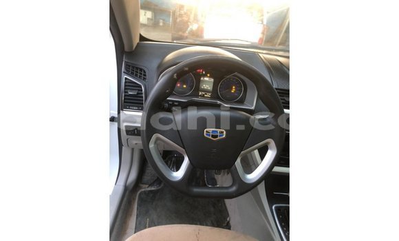 Imported Geely Emgrand 7 White Makiinaa iti Import - Dubai keessatti Somalia keessatti Imported Geely Emgrand 7 White Makiinaa iti Import - Dubai keessatti Somalia keessatti