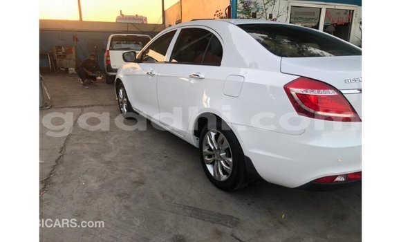 Imported Geely Emgrand 7 White Makiinaa iti Import - Dubai keessatti Somalia keessatti Imported Geely Emgrand 7 White Makiinaa iti Import - Dubai keessatti Somalia keessatti