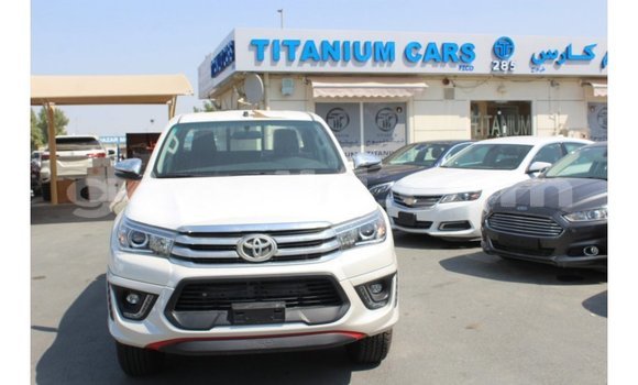 اشتري Imported Toyota Hilux أبيض سيارة في Import - Dubai في الصومال اشتري Imported Toyota Hilux أبيض سيارة في Import - Dubai في الصومال
