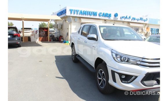 اشتري Imported Toyota Hilux أبيض سيارة في Import - Dubai في الصومال اشتري Imported Toyota Hilux أبيض سيارة في Import - Dubai في الصومال