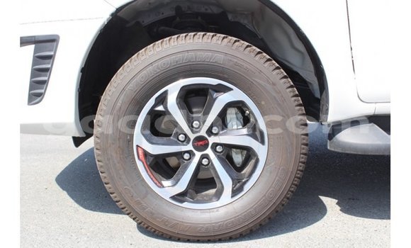 اشتري Imported Toyota Hilux أبيض سيارة في Import - Dubai في الصومال اشتري Imported Toyota Hilux أبيض سيارة في Import - Dubai في الصومال