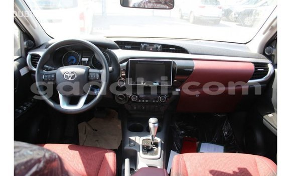 اشتري Imported Toyota Hilux أبيض سيارة في Import - Dubai في الصومال اشتري Imported Toyota Hilux أبيض سيارة في Import - Dubai في الصومال