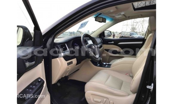 اشتري Imported Toyota Highlander أسود سيارة في Import - Dubai في الصومال اشتري Imported Toyota Highlander أسود سيارة في Import - Dubai في الصومال