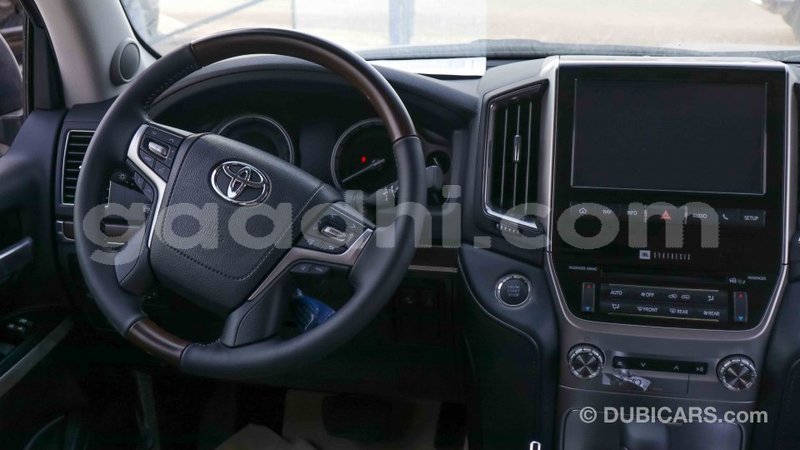 Big with watermark toyota land cruiser somalia import dubai 2802