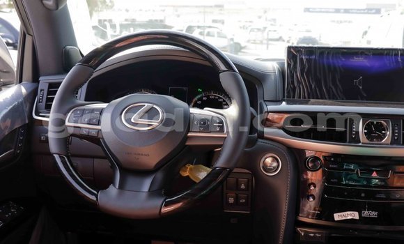 Imported Lexus LX White Makiinaa iti Import - Dubai keessatti Somalia keessatti Imported Lexus LX White Makiinaa iti Import - Dubai keessatti Somalia keessatti