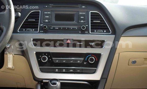 Imported Hyundai Sonata Brown Makiinaa iti Import - Dubai keessatti Somalia keessatti Imported Hyundai Sonata Brown Makiinaa iti Import - Dubai keessatti Somalia keessatti