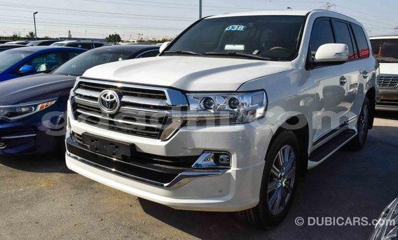 اشتري Imported Toyota Land Cruiser أبيض سيارة في Import - Dubai في الصومال اشتري Imported Toyota Land Cruiser أبيض سيارة في Import - Dubai في الصومال