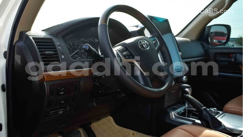 Big with watermark toyota land cruiser somalia import dubai 2815