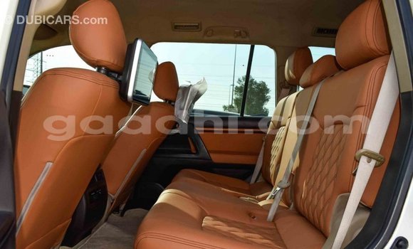 اشتري Imported Toyota Land Cruiser أبيض سيارة في Import - Dubai في الصومال اشتري Imported Toyota Land Cruiser أبيض سيارة في Import - Dubai في الصومال