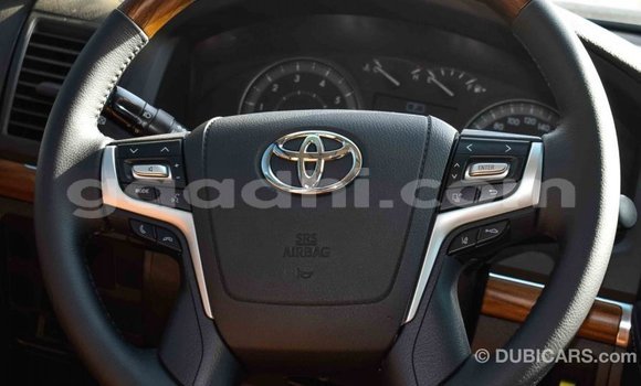 اشتري Imported Toyota Land Cruiser أبيض سيارة في Import - Dubai في الصومال اشتري Imported Toyota Land Cruiser أبيض سيارة في Import - Dubai في الصومال