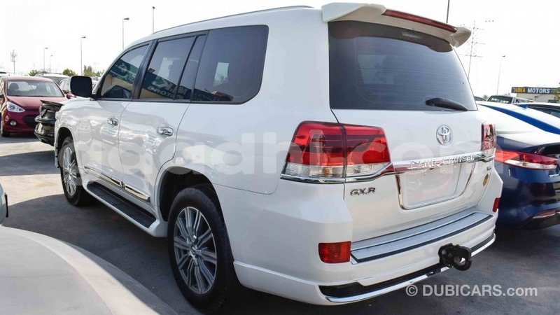 Big with watermark toyota land cruiser somalia import dubai 2815