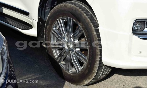 اشتري Imported Toyota Land Cruiser أبيض سيارة في Import - Dubai في الصومال اشتري Imported Toyota Land Cruiser أبيض سيارة في Import - Dubai في الصومال