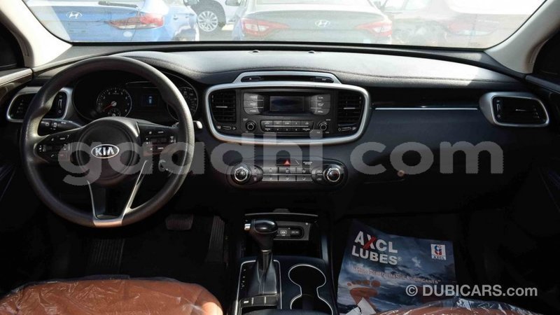 Big with watermark kia sorento somalia import dubai 2816