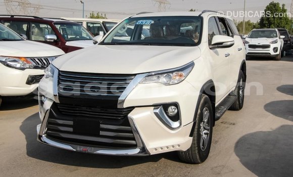Imported Toyota Fortuner White Makiinaa iti Import - Dubai keessatti Somalia keessatti Imported Toyota Fortuner White Makiinaa iti Import - Dubai keessatti Somalia keessatti