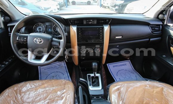 Imported Toyota Fortuner White Makiinaa iti Import - Dubai keessatti Somalia keessatti Imported Toyota Fortuner White Makiinaa iti Import - Dubai keessatti Somalia keessatti
