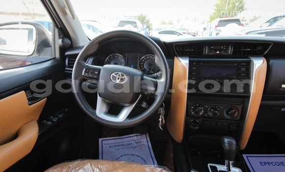 Imported Toyota Fortuner White Makiinaa iti Import - Dubai keessatti Somalia keessatti Imported Toyota Fortuner White Makiinaa iti Import - Dubai keessatti Somalia keessatti