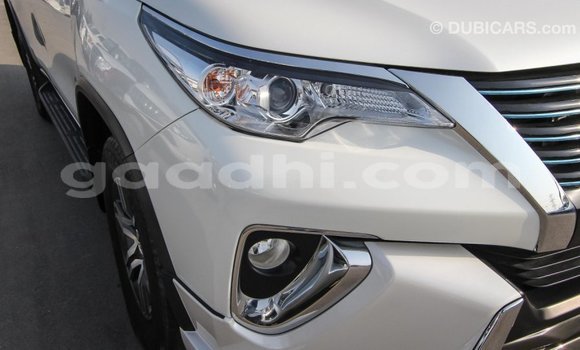 Imported Toyota Fortuner White Makiinaa iti Import - Dubai keessatti Somalia keessatti Imported Toyota Fortuner White Makiinaa iti Import - Dubai keessatti Somalia keessatti