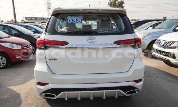 Imported Toyota Fortuner White Makiinaa iti Import - Dubai keessatti Somalia keessatti Imported Toyota Fortuner White Makiinaa iti Import - Dubai keessatti Somalia keessatti