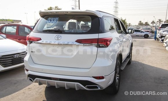 Imported Toyota Fortuner White Makiinaa iti Import - Dubai keessatti Somalia keessatti Imported Toyota Fortuner White Makiinaa iti Import - Dubai keessatti Somalia keessatti