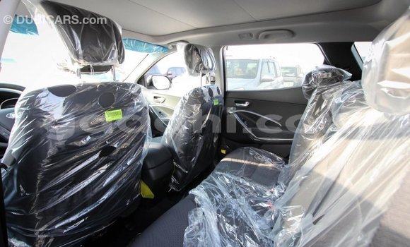 Imported Hyundai Santa Fe White Makiinaa iti Import - Dubai keessatti Somalia keessatti Imported Hyundai Santa Fe White Makiinaa iti Import - Dubai keessatti Somalia keessatti