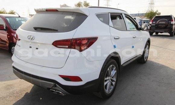 Imported Hyundai Santa Fe White Makiinaa iti Import - Dubai keessatti Somalia keessatti Imported Hyundai Santa Fe White Makiinaa iti Import - Dubai keessatti Somalia keessatti
