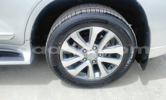 Acheter Import Voiture Toyota Land Cruiser Autre à Import - Dubai, Somalie Acheter Import Voiture Toyota Land Cruiser Autre à Import - Dubai, Somalie