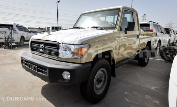 Imported Toyota Land Cruiser Beige Makiinaa iti Import - Dubai keessatti Somalia keessatti Imported Toyota Land Cruiser Beige Makiinaa iti Import - Dubai keessatti Somalia keessatti