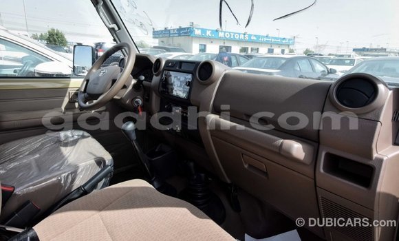 Imported Toyota Land Cruiser Beige Makiinaa iti Import - Dubai keessatti Somalia keessatti Imported Toyota Land Cruiser Beige Makiinaa iti Import - Dubai keessatti Somalia keessatti