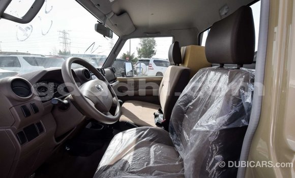 Imported Toyota Land Cruiser Beige Makiinaa iti Import - Dubai keessatti Somalia keessatti Imported Toyota Land Cruiser Beige Makiinaa iti Import - Dubai keessatti Somalia keessatti
