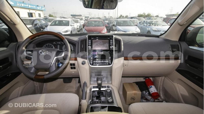 Big with watermark toyota land cruiser somalia import dubai 2828