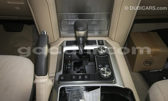 Imported Toyota Land Cruiser Black Makiinaa iti Import - Dubai keessatti Somalia keessatti Imported Toyota Land Cruiser Black Makiinaa iti Import - Dubai keessatti Somalia keessatti