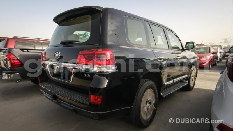 Big with watermark toyota land cruiser somalia import dubai 2828